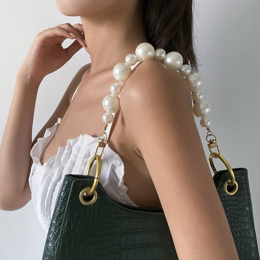 Temperament is simple and indifferent big pearl bag chain workplace fashion beaded metal handbag decoration