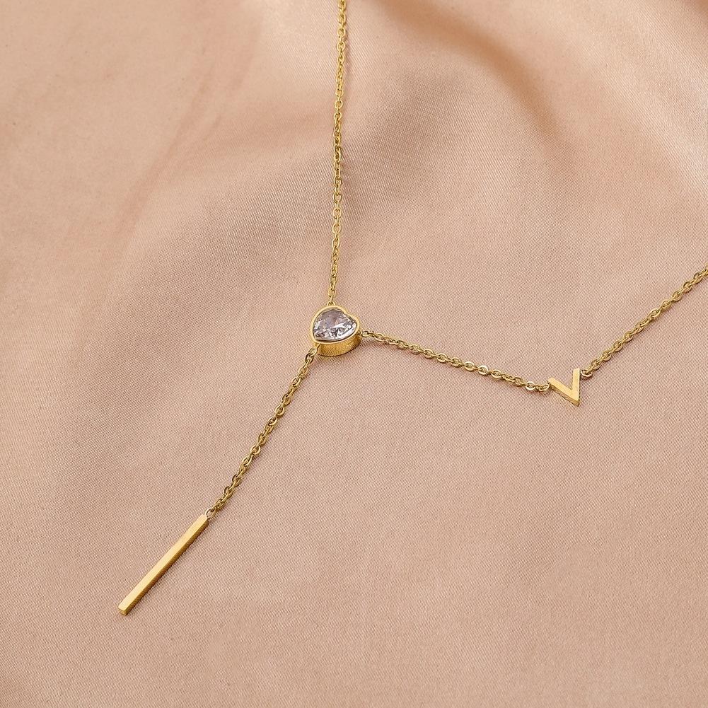 Minority Light Luxury Peach Heart Necklace Gold Plated Love Stainless Steel Pendant Necklace Heart Shaped Titanium Steel Clavicle Chain