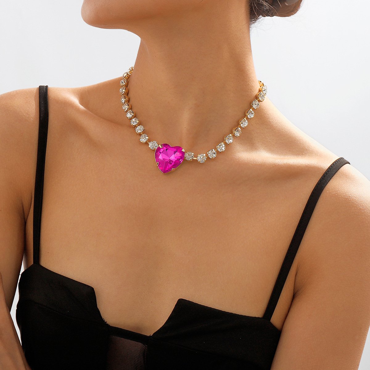 N7729 Exaggerated Creative Clavicle Chain Female Luxury Glass Diamond Heart Pendant Necklace