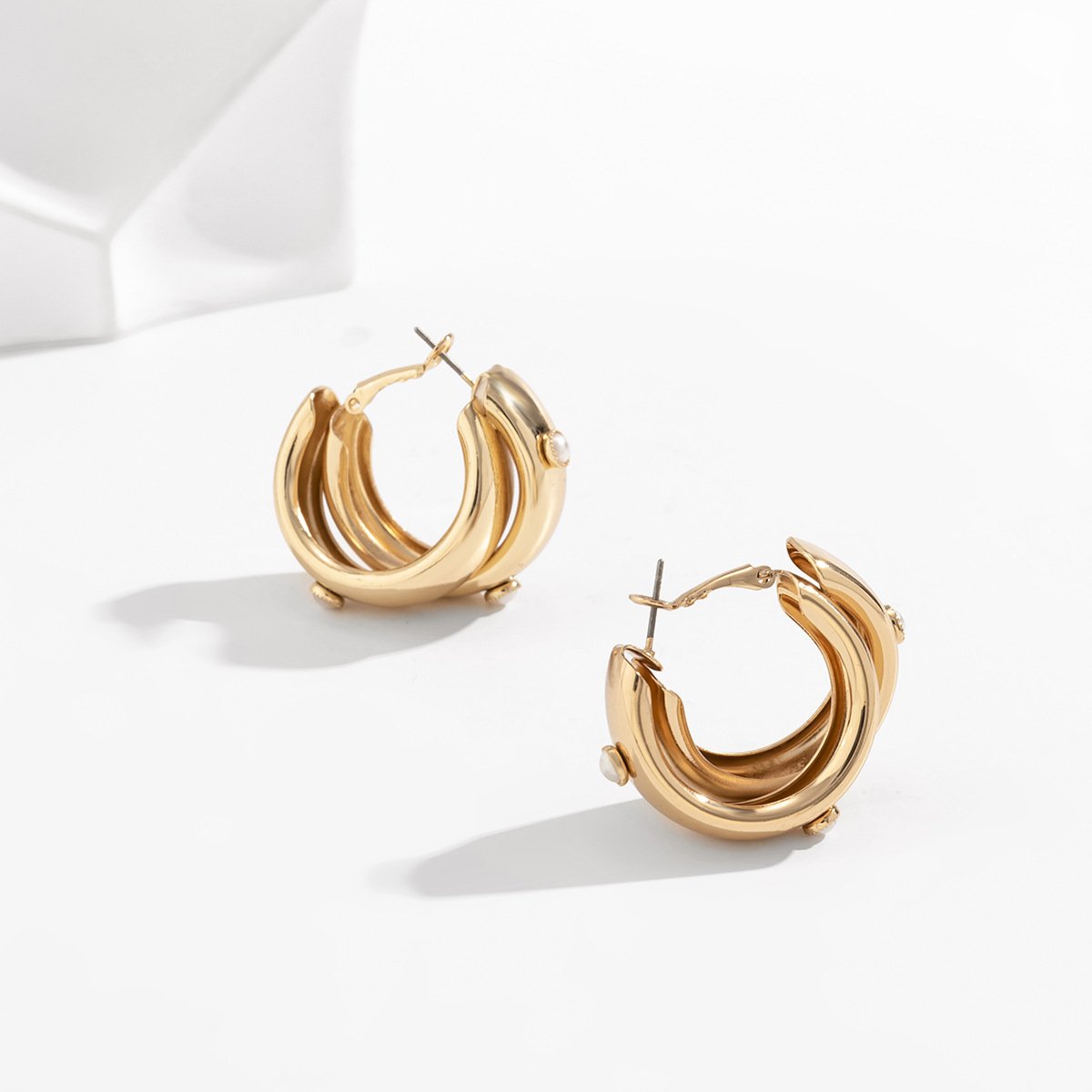 Jewelry Retro Fashion Pearl Stud Earrings Female Cold Versatile Geometric Metal C-shaped Earrings
