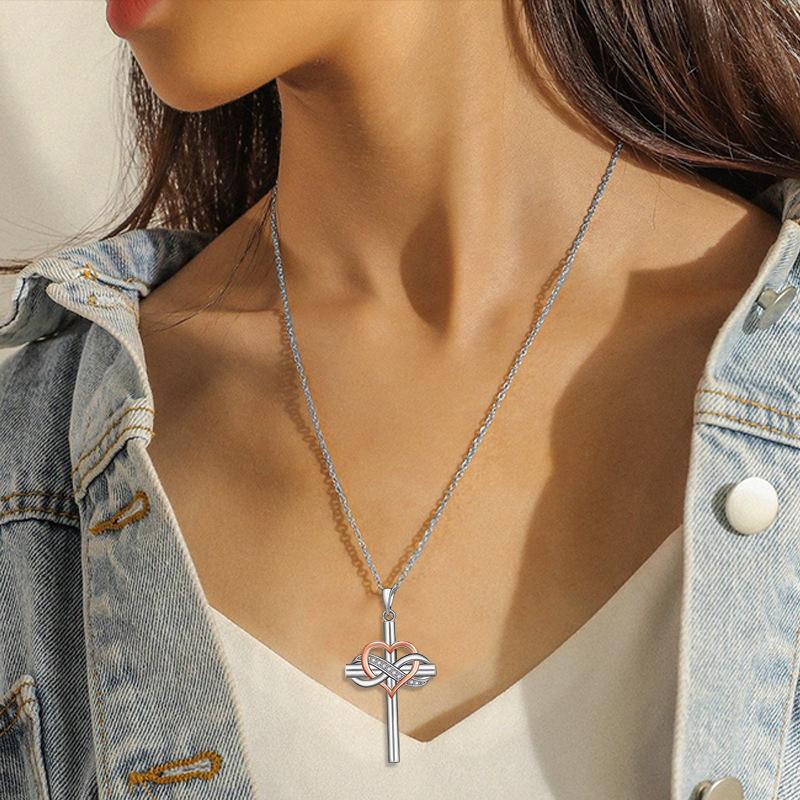 Explosive Jewelry Cross Pendant Necklace Female Heart Shape 8 Religious Belief Clavicle Chain Jewelry