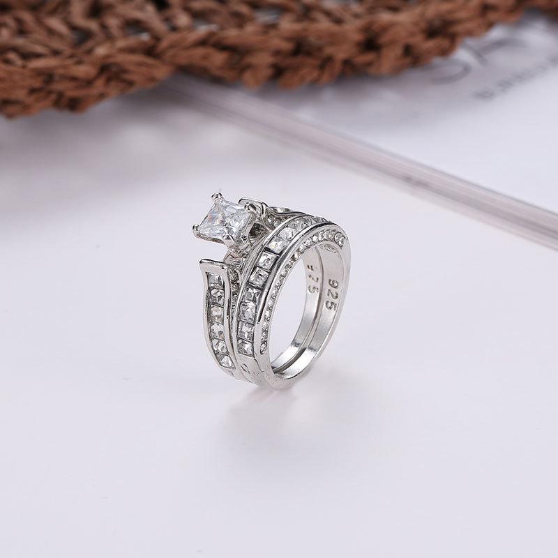 Diamond-encrusted zircon ring men and women fashion temperament metal geometric couple index finger ring personality ring