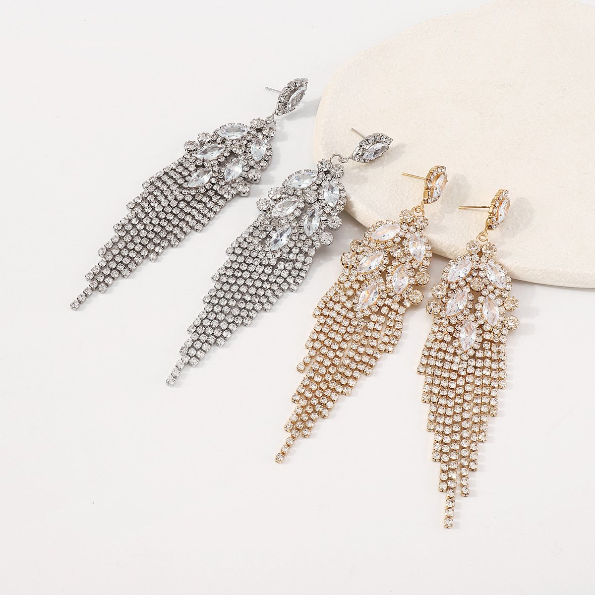 E1975 Retro creative rhinestone tassel earrings light and mature temperament dinner party party geometric earrings