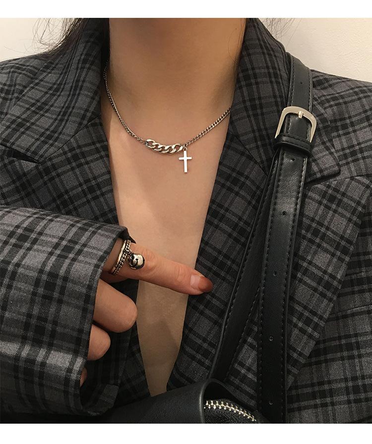 Ins retro short cross sweater chain female net red simple necklace fashion temperament clavicle chain