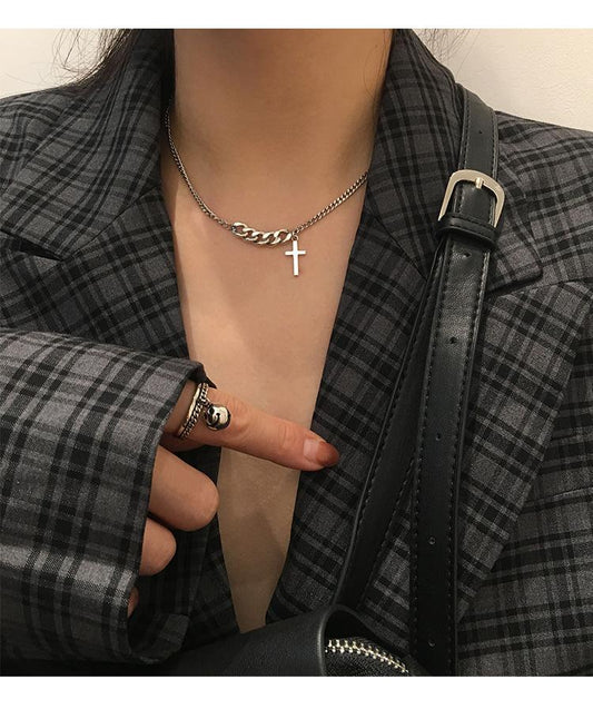 Ins retro short cross sweater chain female net red simple necklace fashion temperament clavicle chain