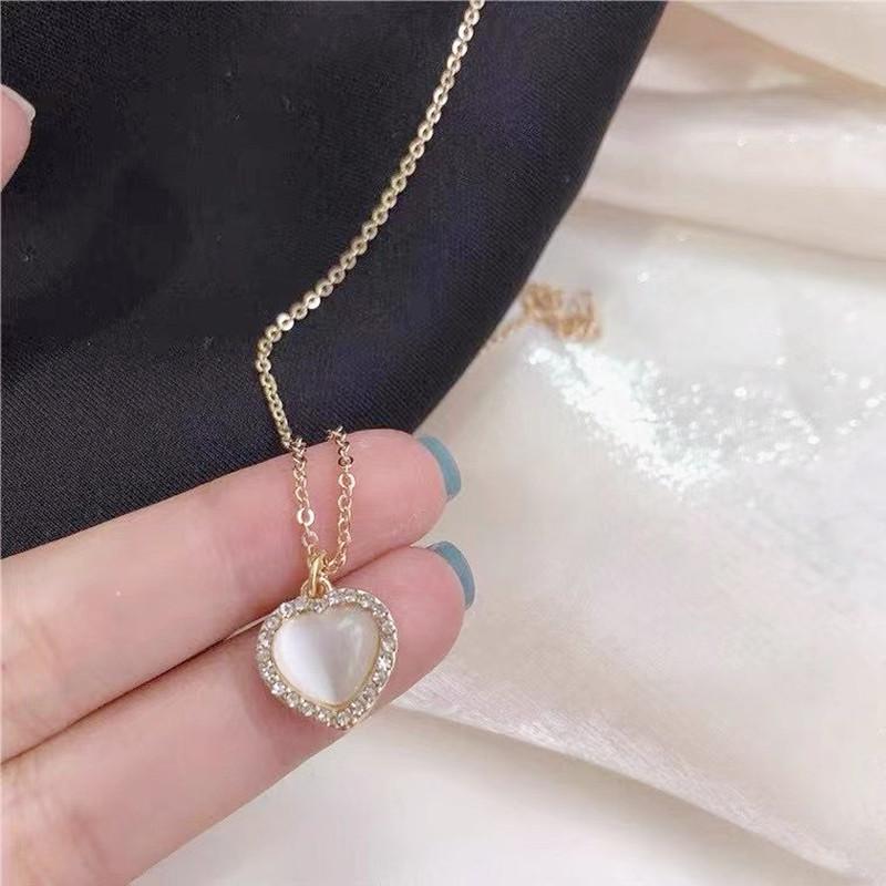 Simple Opal Heart Necklace Female Light Luxury Design Sense Net Red Little Peach Heart Clavicle Chain