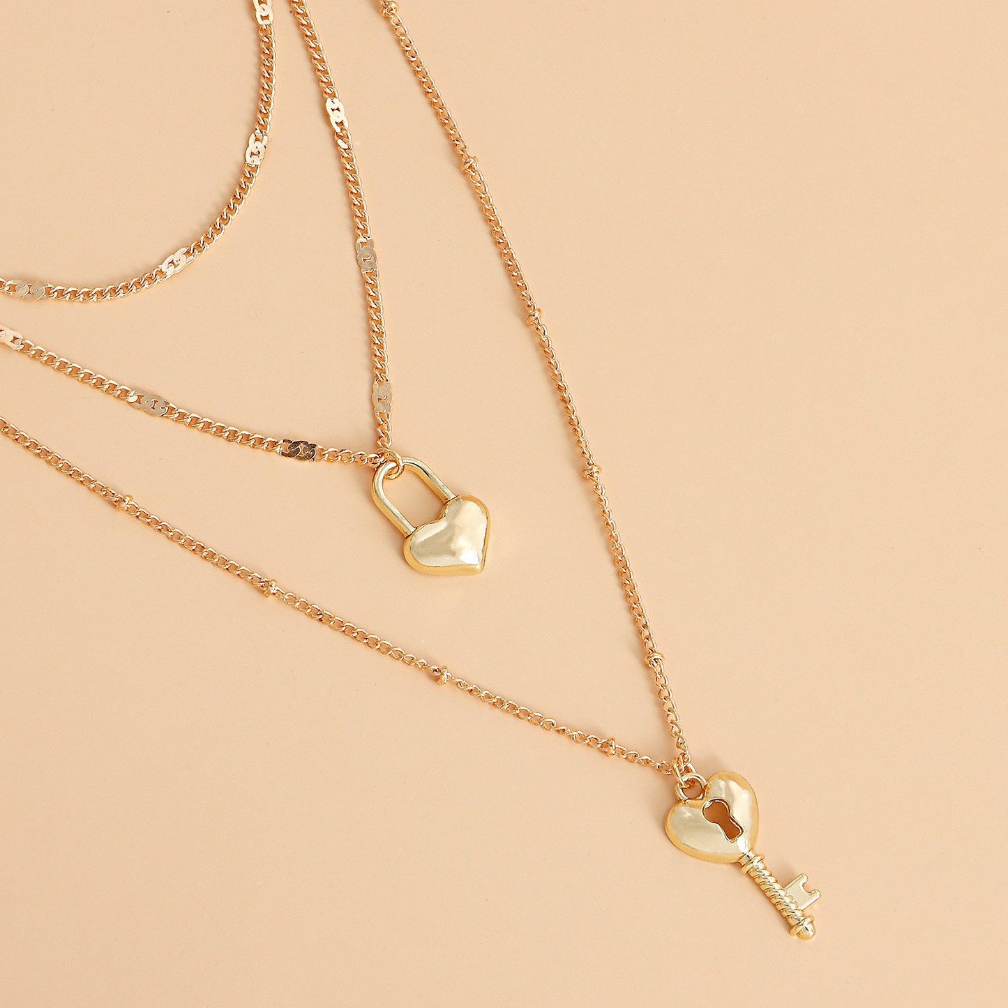 Explosive Jewelry Valentine's Day Exquisite Peach Heart Pendant Necklace Design Metal Love Multilayer Necklace
