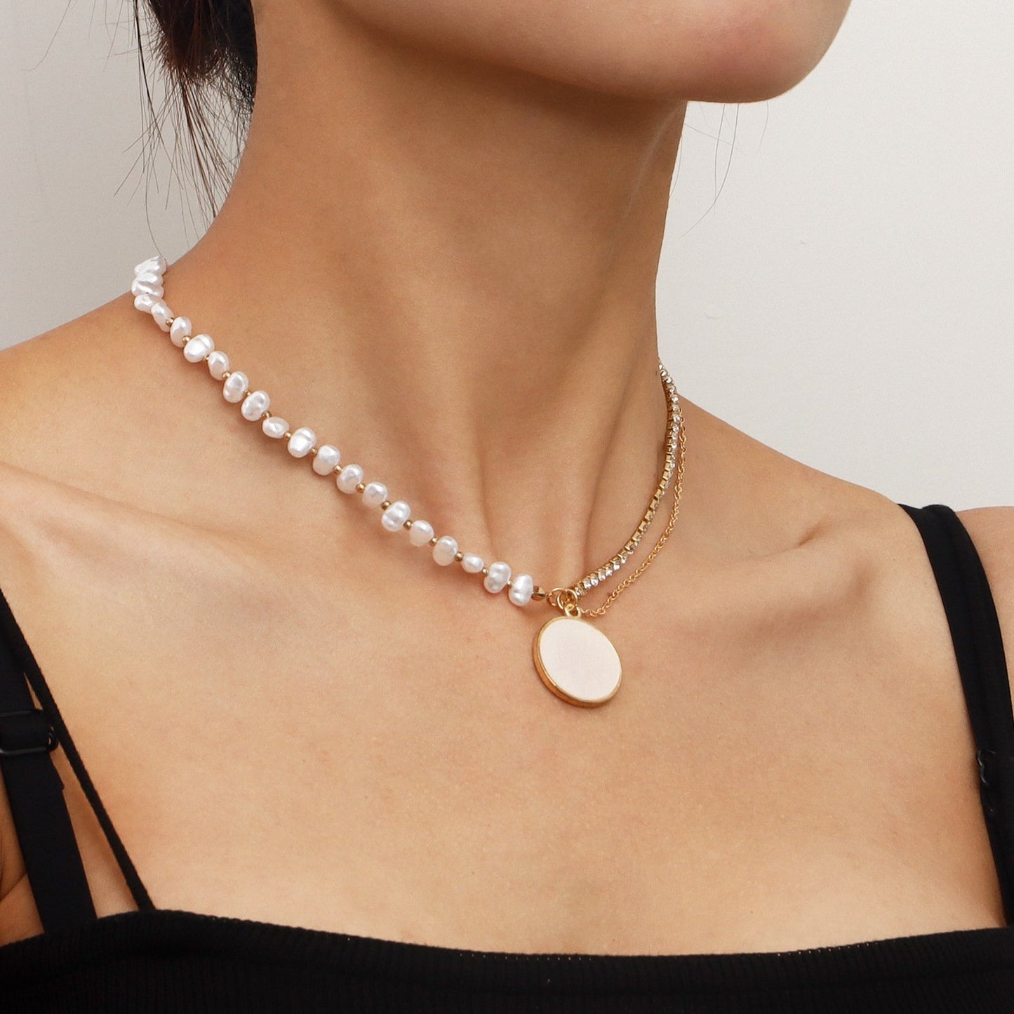 Jewelry Imitation Pearl Necklace Female Retro Design Light Luxury Temperament Clavicle Chain Fresh Necklace