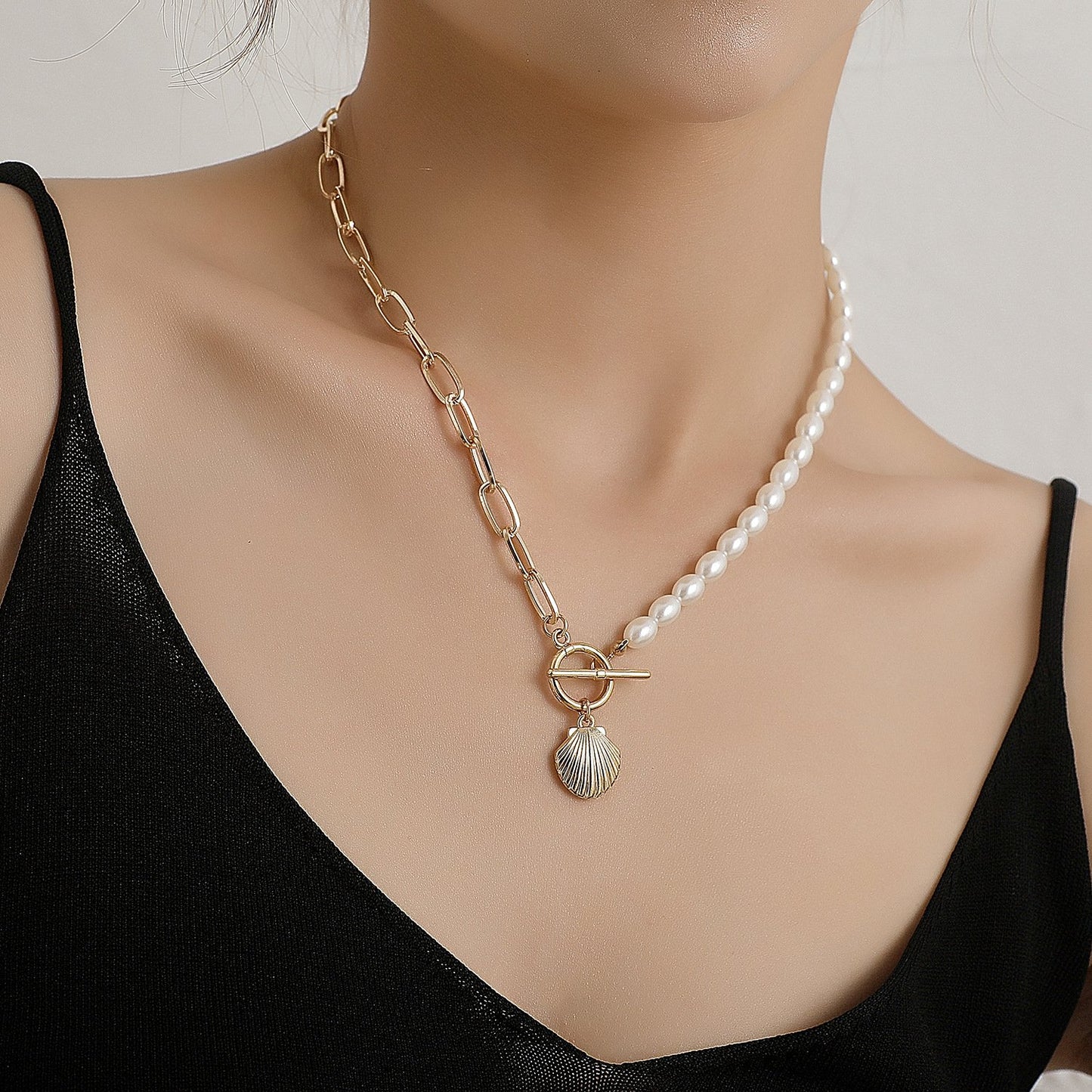 Jewelry rice grain pearl lock-shaped scallop pendant necklace female trend personality fashion simple necklace
