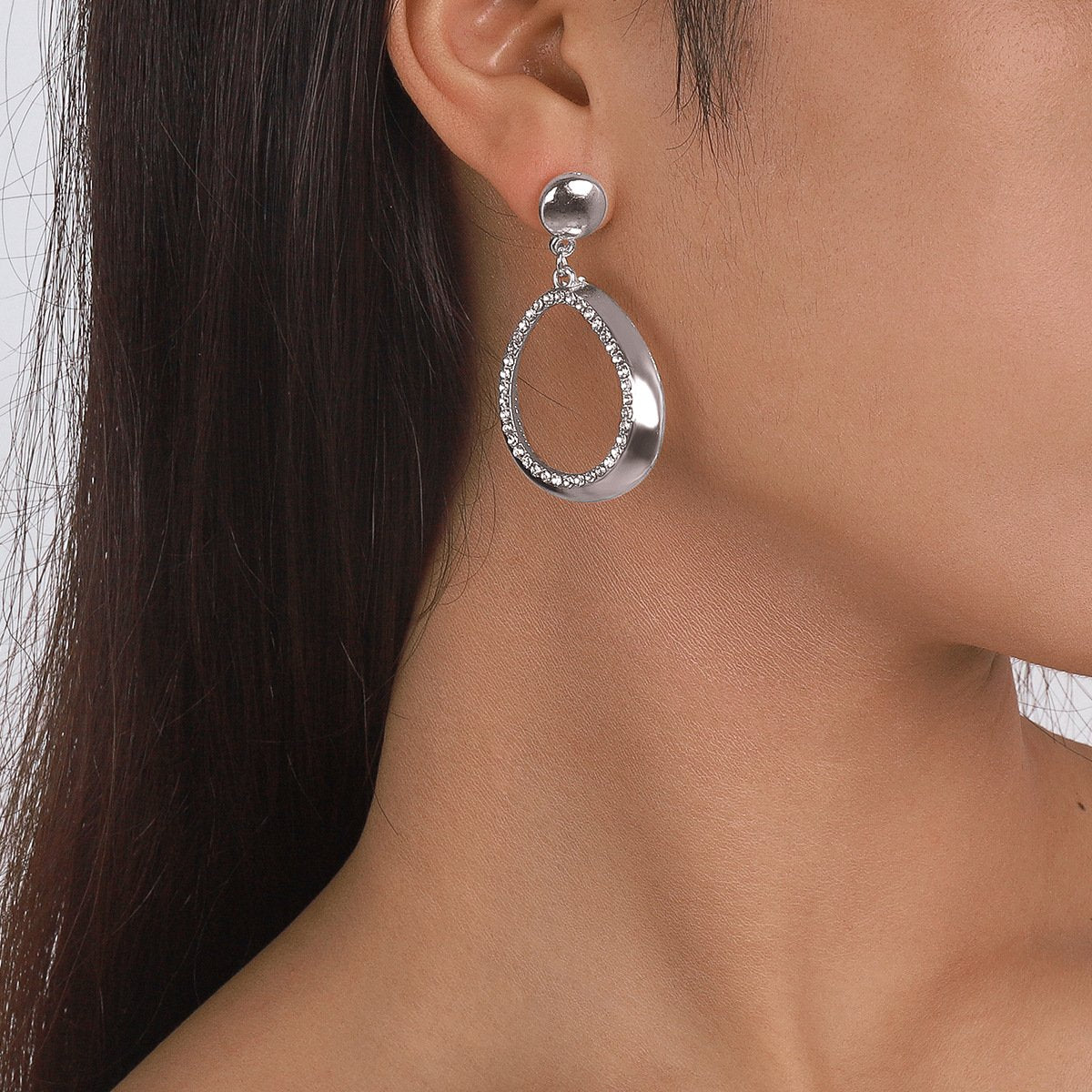 E1919 Earrings Geometric Simple Hollow Rhinestone Earrings Temperament Retro Niche Hong Kong Earrings