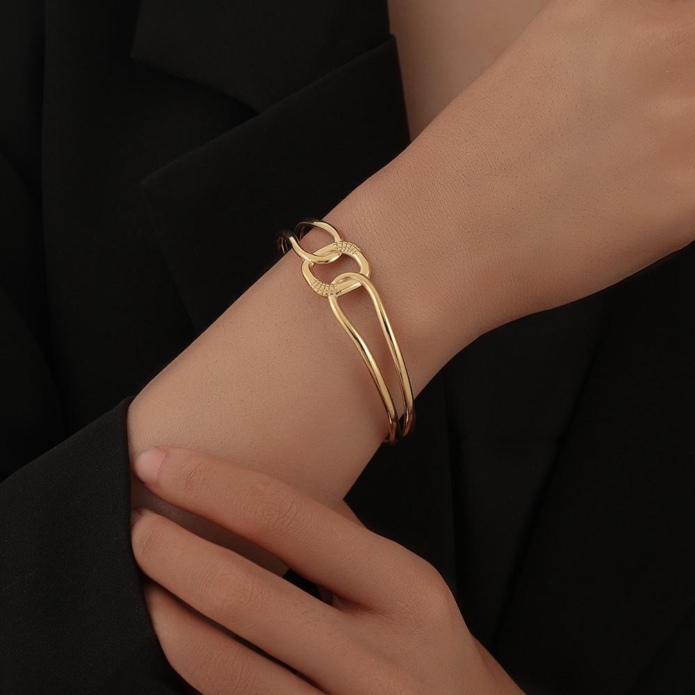 Stainless steel geometric inlaid open bracelet simple personality exquisite C-shaped titanium steel bracelet