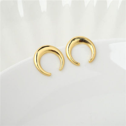 Explosive Earrings Female Simple Star Moon Earrings Curved Crescent Earrings Small Fresh Fashion Jewelry