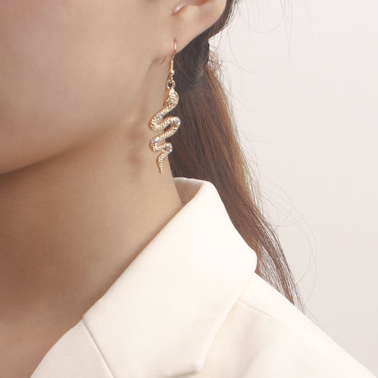 Jewelry ins micro-inlaid diamond snake-shaped pendant retro earrings female earrings high-end niche earrings