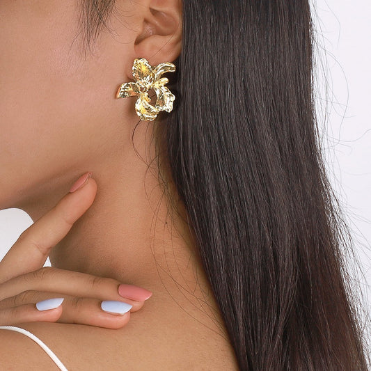 E1863 Irregular Simple Metal Flower Earrings Temperament Elegant Literary Retro Design Earrings