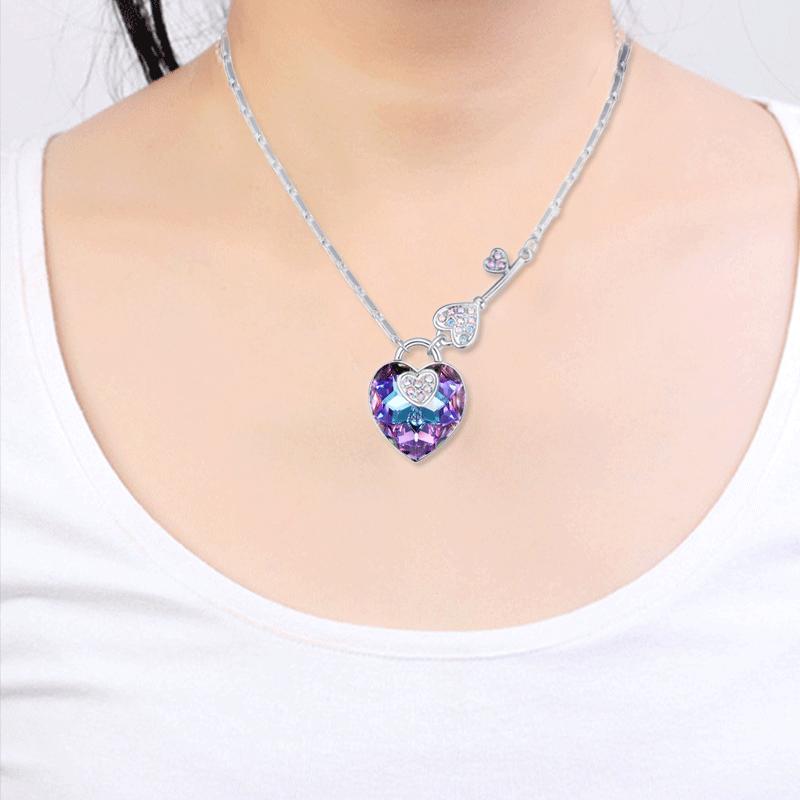 Fashion Ladies Key Love Shape Color Crystal Pendant Necklace Temperament Jewelry