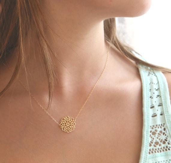 Jewelry Hollow Lace Flower Necklace Female Pendant Temperament Clavicle Chain
