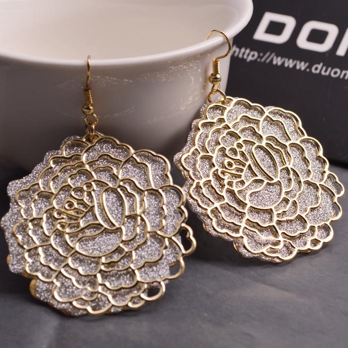 Palace Exaggerated Retro Hollow Flower Earrings Round Frosted Star Earrings of the Same Style