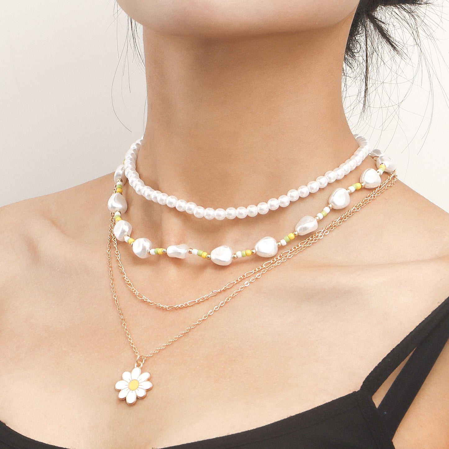 Jewelry fashion commuter temperament imitation pearl necklace hot girl multi-layer cool flower beaded necklace