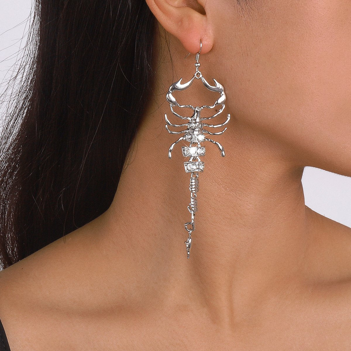 E1827 Niche personality exaggerated geometric fashion earrings micro-inlaid scorpion retro punk earrings for women