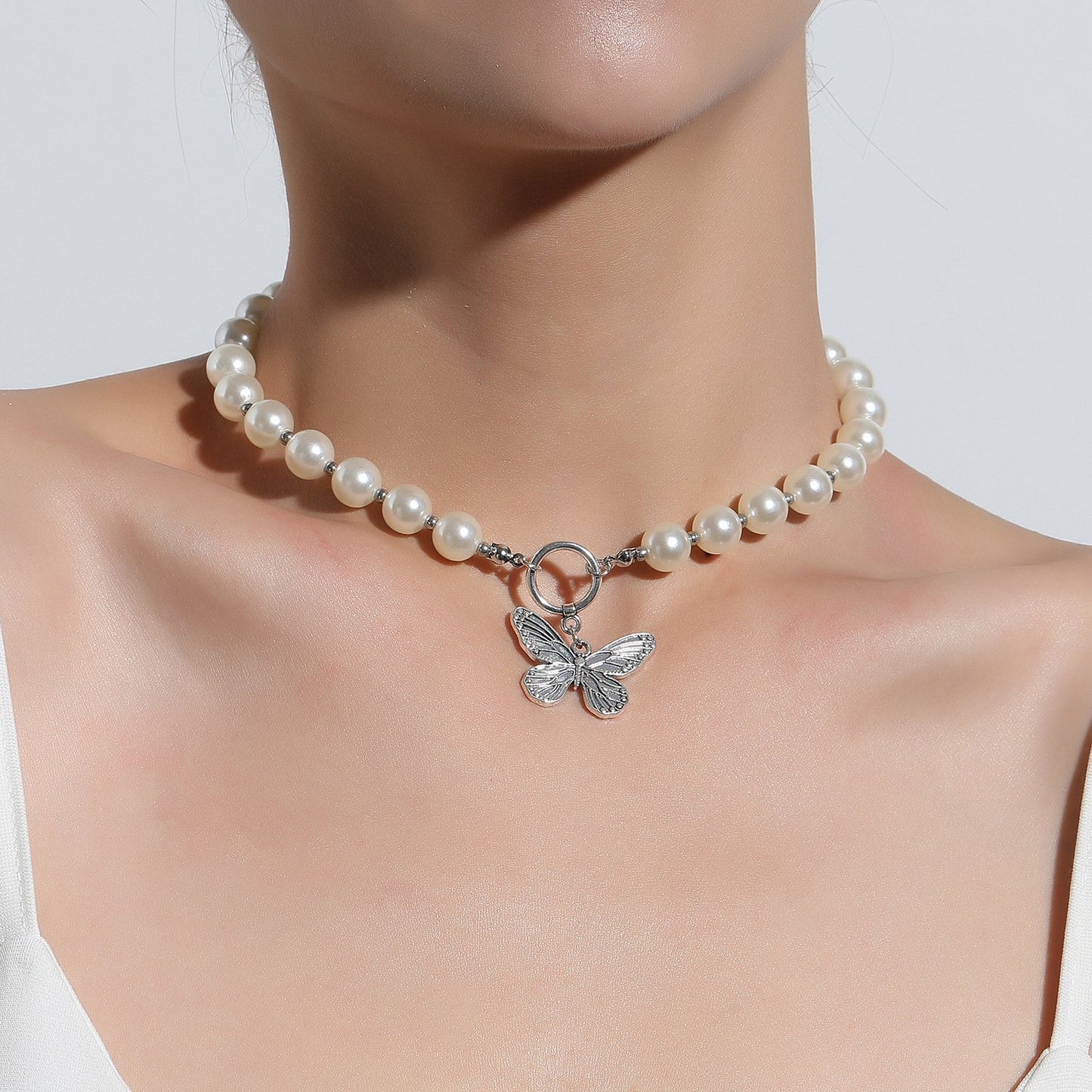 Jewelry Short Retro Metal Butterfly Pendant Necklace Female Fashion Personality Popular Pearl Necklace