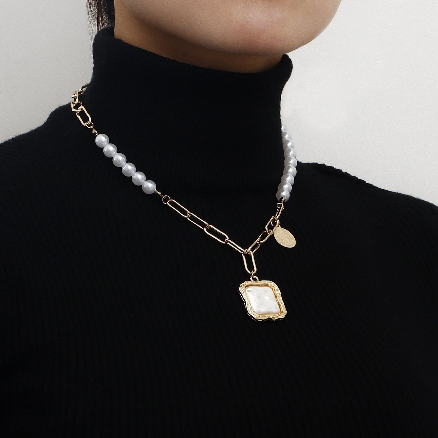 Tassel Pearl Geometric Necklace Female Ins Niche Design Temperament Light Luxury French Fashion Necklace Sweater Chain