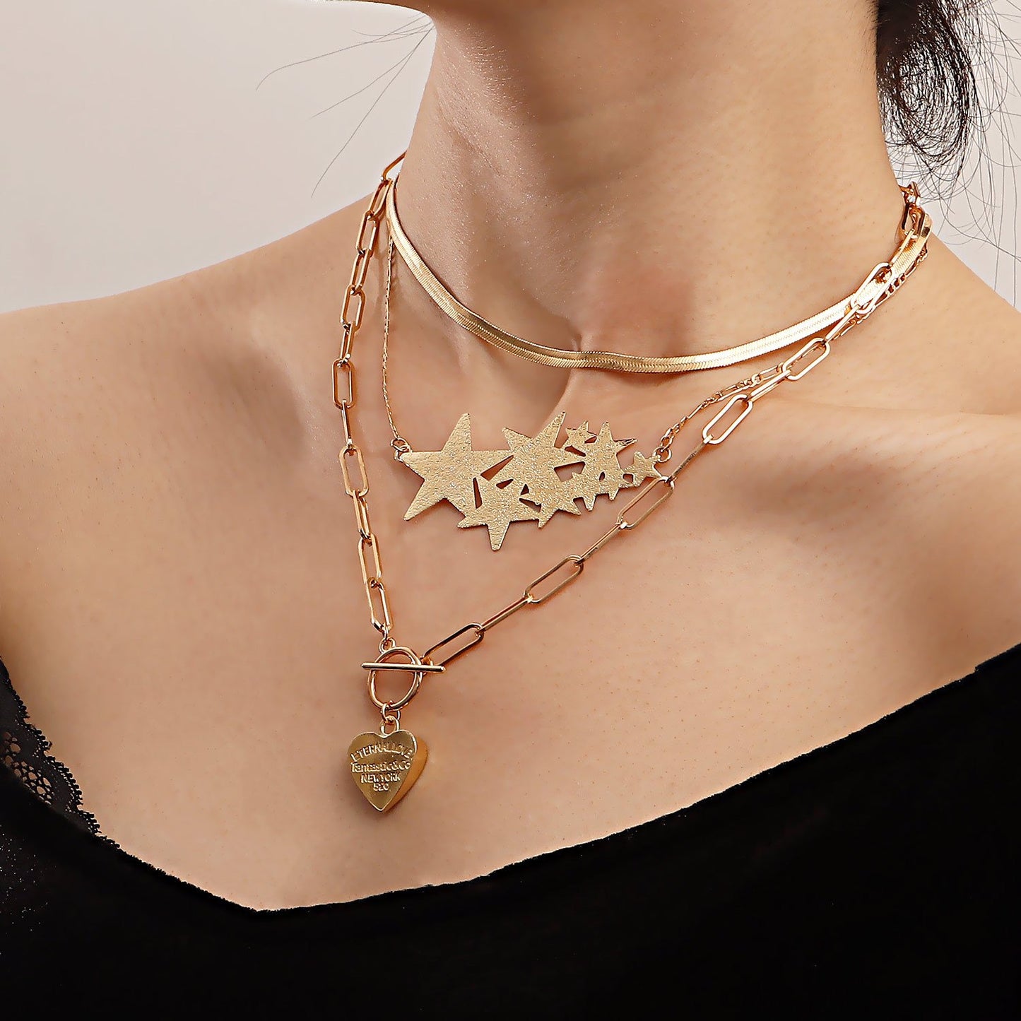 Retro fashion multi-layered simple love five-pointed star pendant necklace ins clavicle chain jewelry