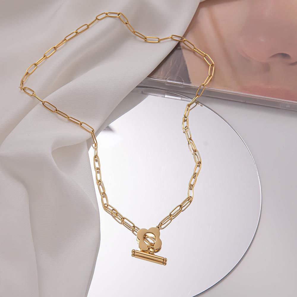Fashion titanium steel necklace flower ot buckle clavicle chain gold cold necklace simple temperament all-match jewelry