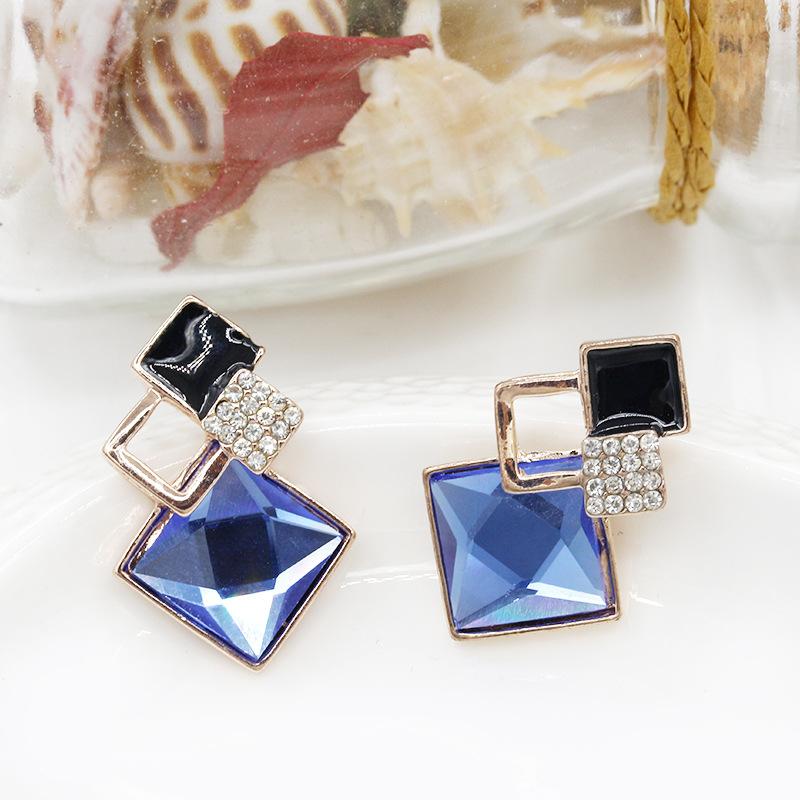 Women's Rhombus Crystal Shiny Earrings Fashion Temperament Earrings Versatile Exaggerated Trend Earrings