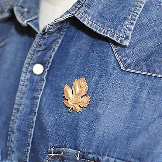 Fresh fashion jewelry alloy creative maple leaf brooch lady collar pin corsage