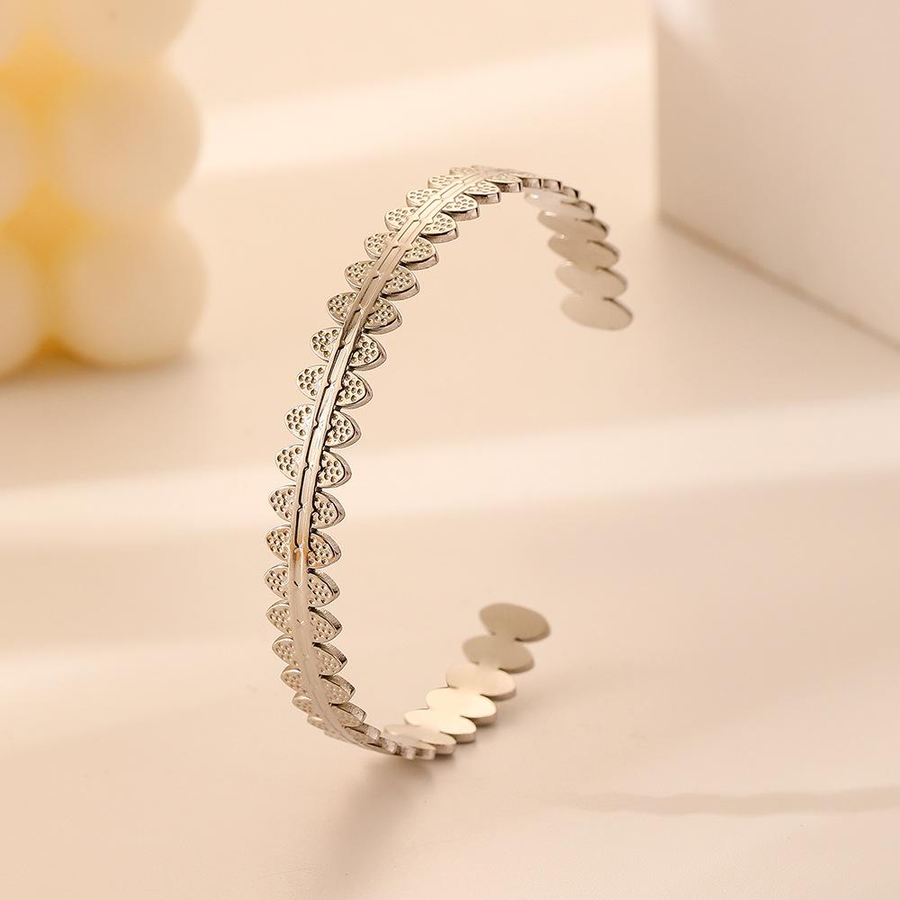 Simple and personalized stainless steel opening ladies oval concave-convex bracelet versatile fashion bracelet