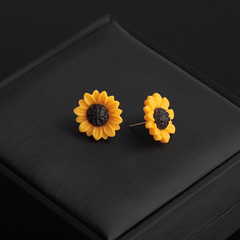 Fashion creative sun flower earrings simple and sweet sunflower earrings jewelry