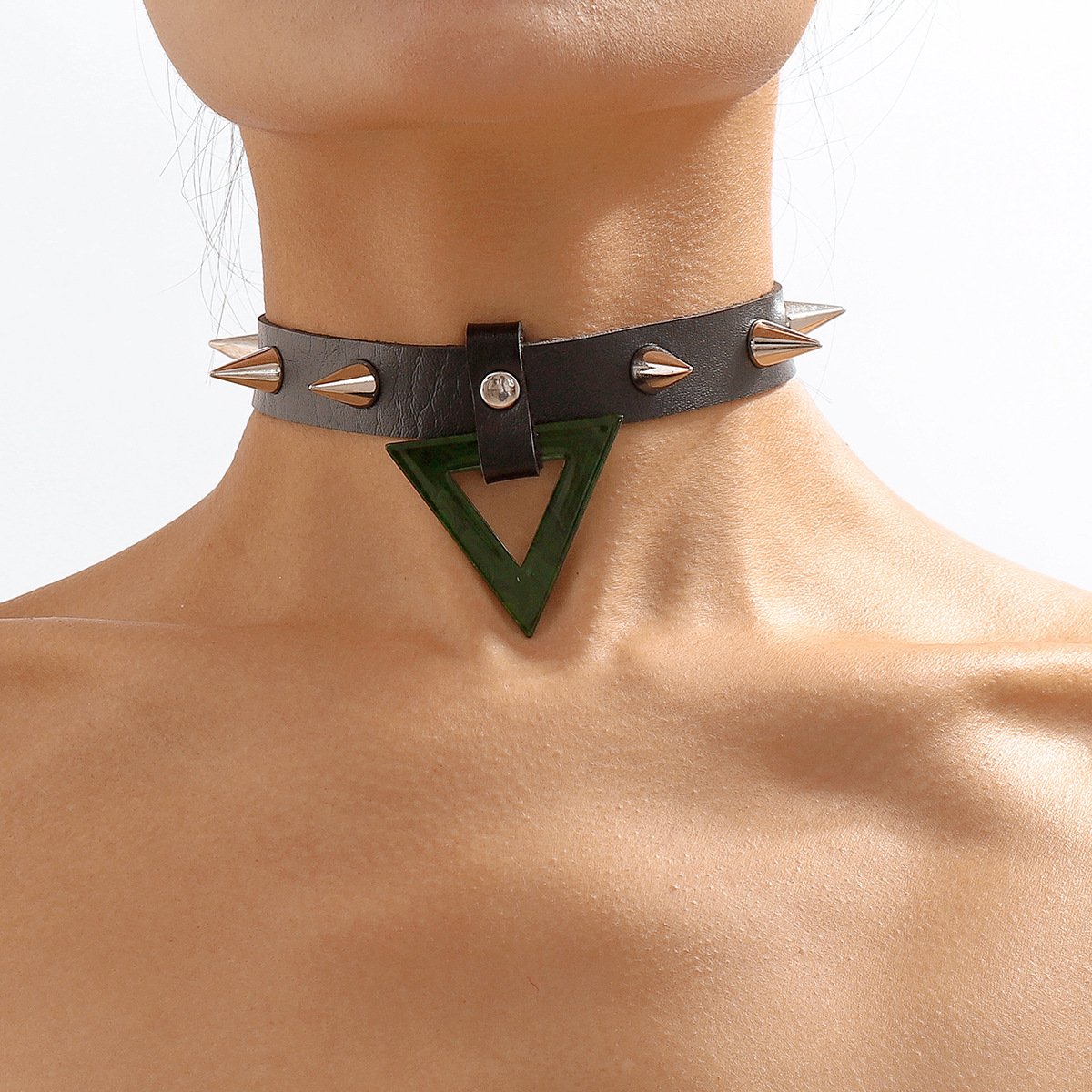 N1869 Retro Leather Rivet Dark Black Necklace Resin Triangle Exaggerated Retro Gothic Necklace