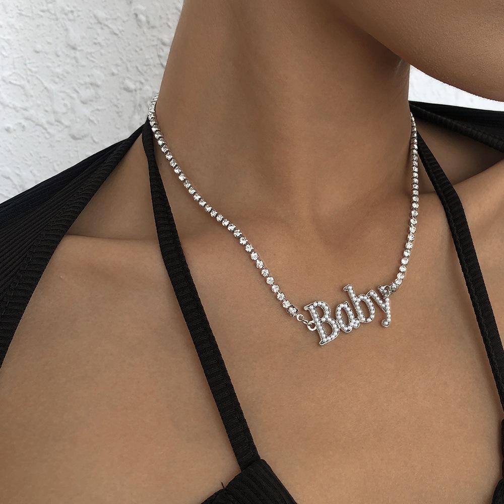N927 cold fashion simple necklace imitation pearl claw chain small fragrance necklace baby letter geometric pendant