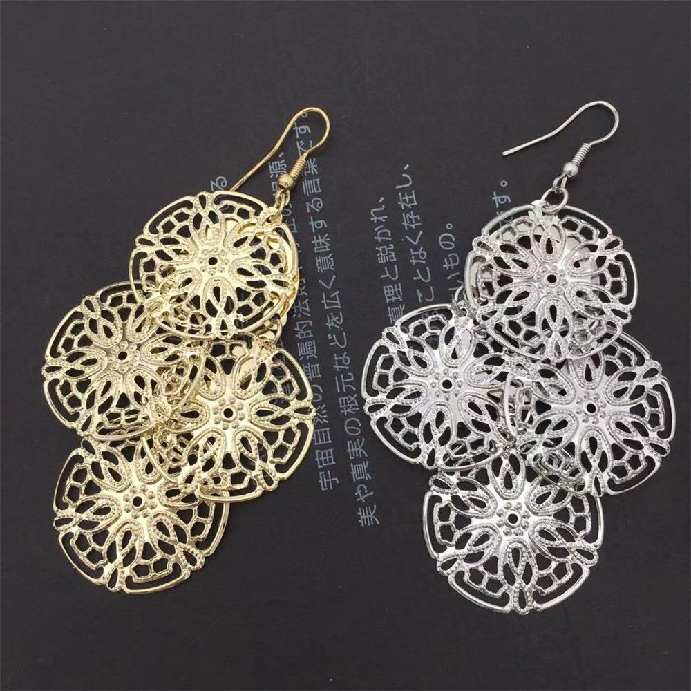 Palace Retro Hollow Flower Earrings Ladies Fashion Earrings Christmas Ball Supplies