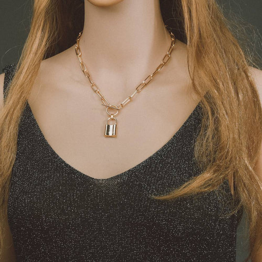 Jewelry Creative Fashion Geometric Element Personality Necklace Retro Key Lock Pendant Necklace Ladies