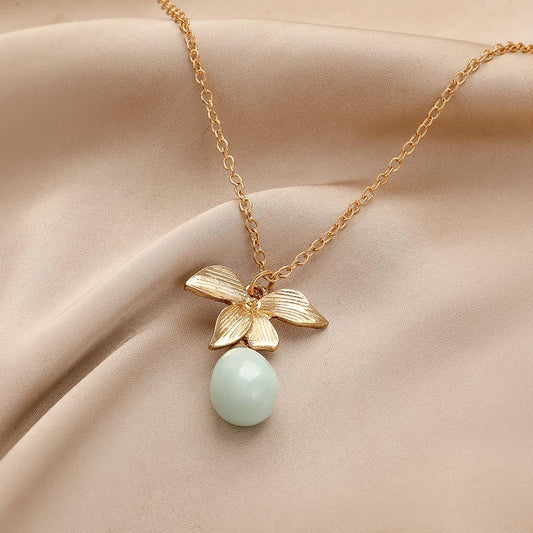 Fashion Simple Leaf Pearl Necklace Pendant Ladies Necklace Cross Chain Clavicle Chain