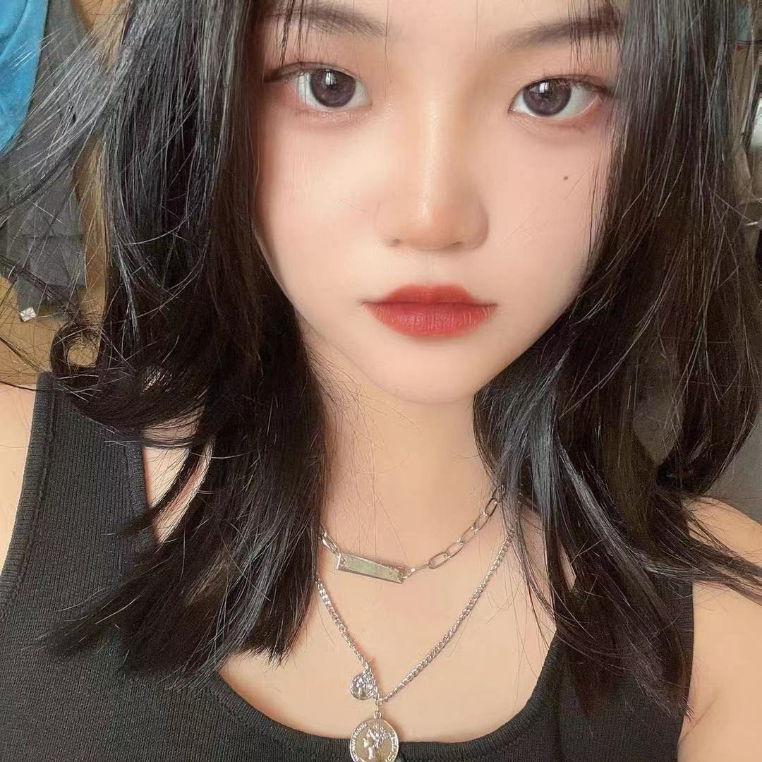 Portrait double-layer necklace indifferent double-layer geometric alloy necklace female ins hip-hop niche clavicle chain female