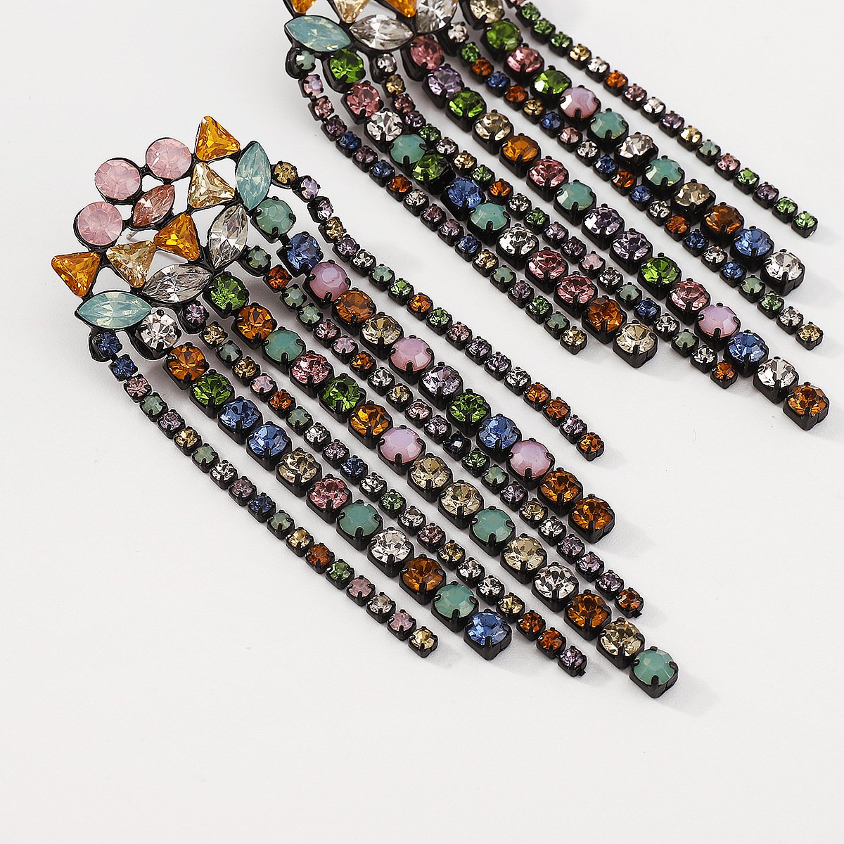 E192 Exaggerated Temperament Colorful Diamond Tassel Earrings Women's Ethnic Retro Geometric Claw Chain Light Luxury Earrings