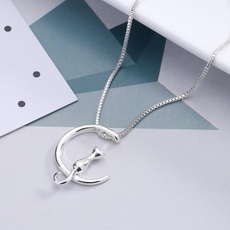 Simple Temperament Cute Moon Cat Necklace Exquisite Animal Pendant Clavicle Chain Jewelry