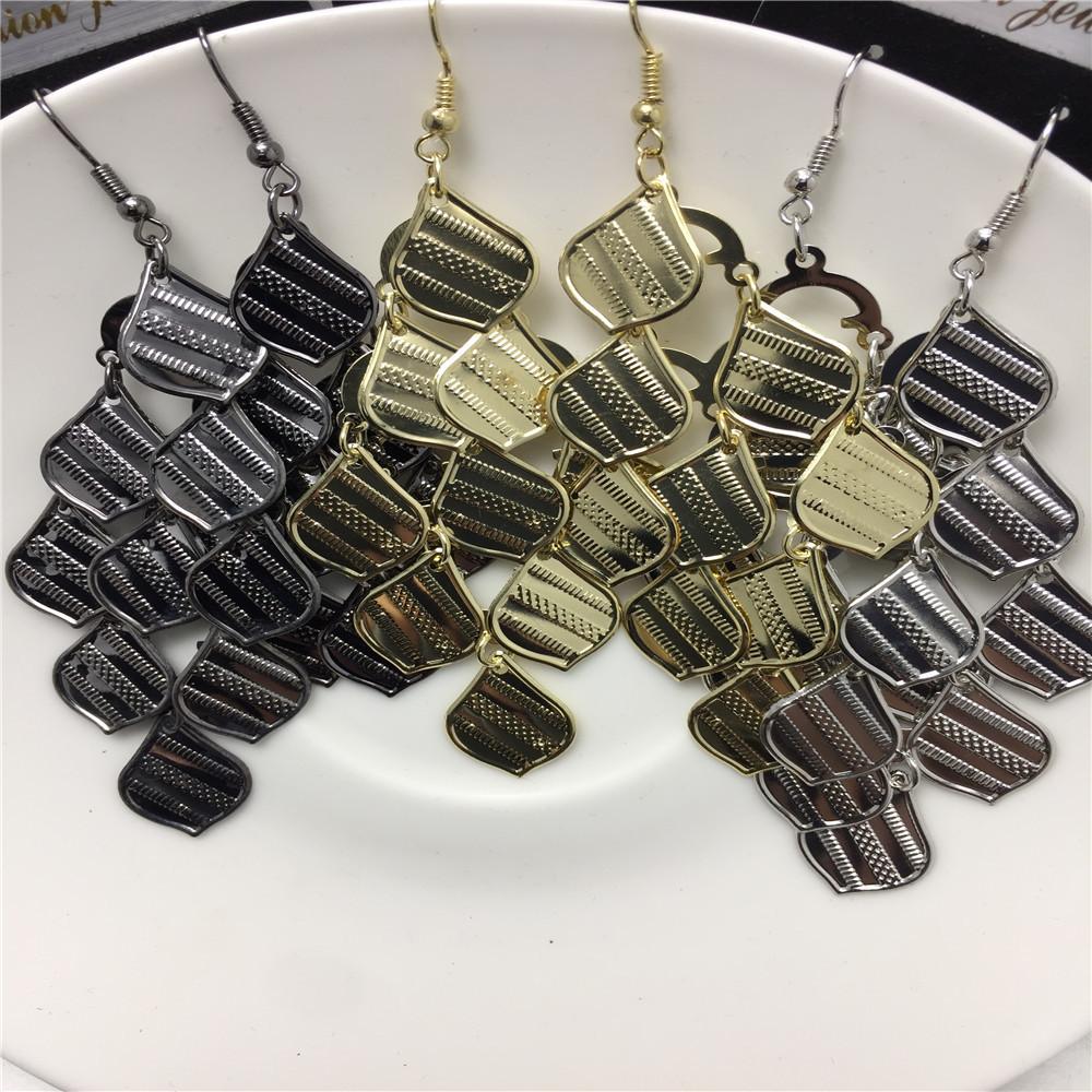 Fashionable retro personality rhombus small corrugated leaf metal sheet ladies earrings popular earrings