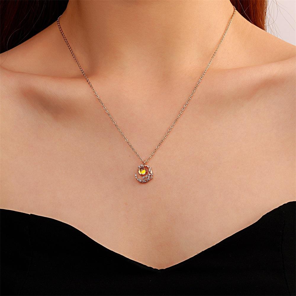 Moonstone pendant pendant necklace Mori simple metal moon clavicle chain ins net red sweater chain