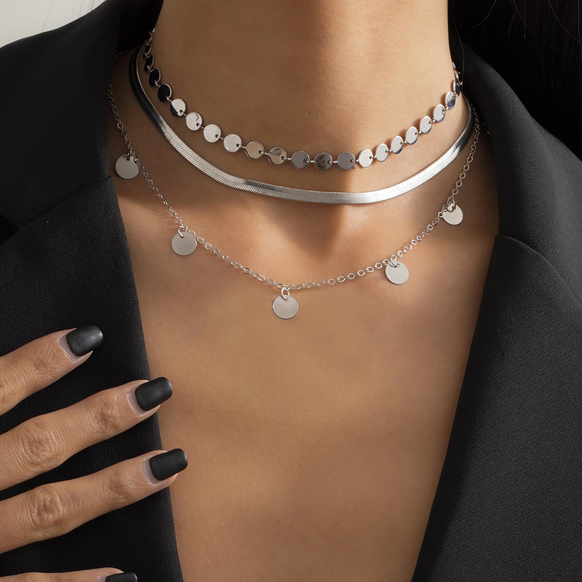 Fashion Simple Geometric Flat Snake Bone Chain Necklace Geometric Sequin Star Pendant Necklace Set