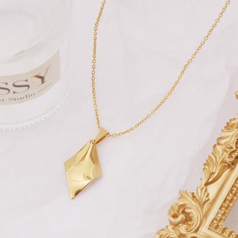 Retro Irregular Geometric Necklace Women's Rhombus Clavicle Chain