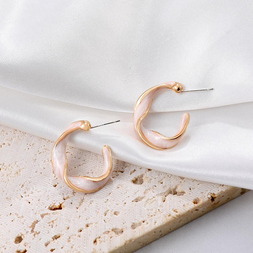 Dongdaemun Niche Oil Drip Spiral Earrings Net Red Temperament Versatile C-shaped Earrings High-end French Earrings