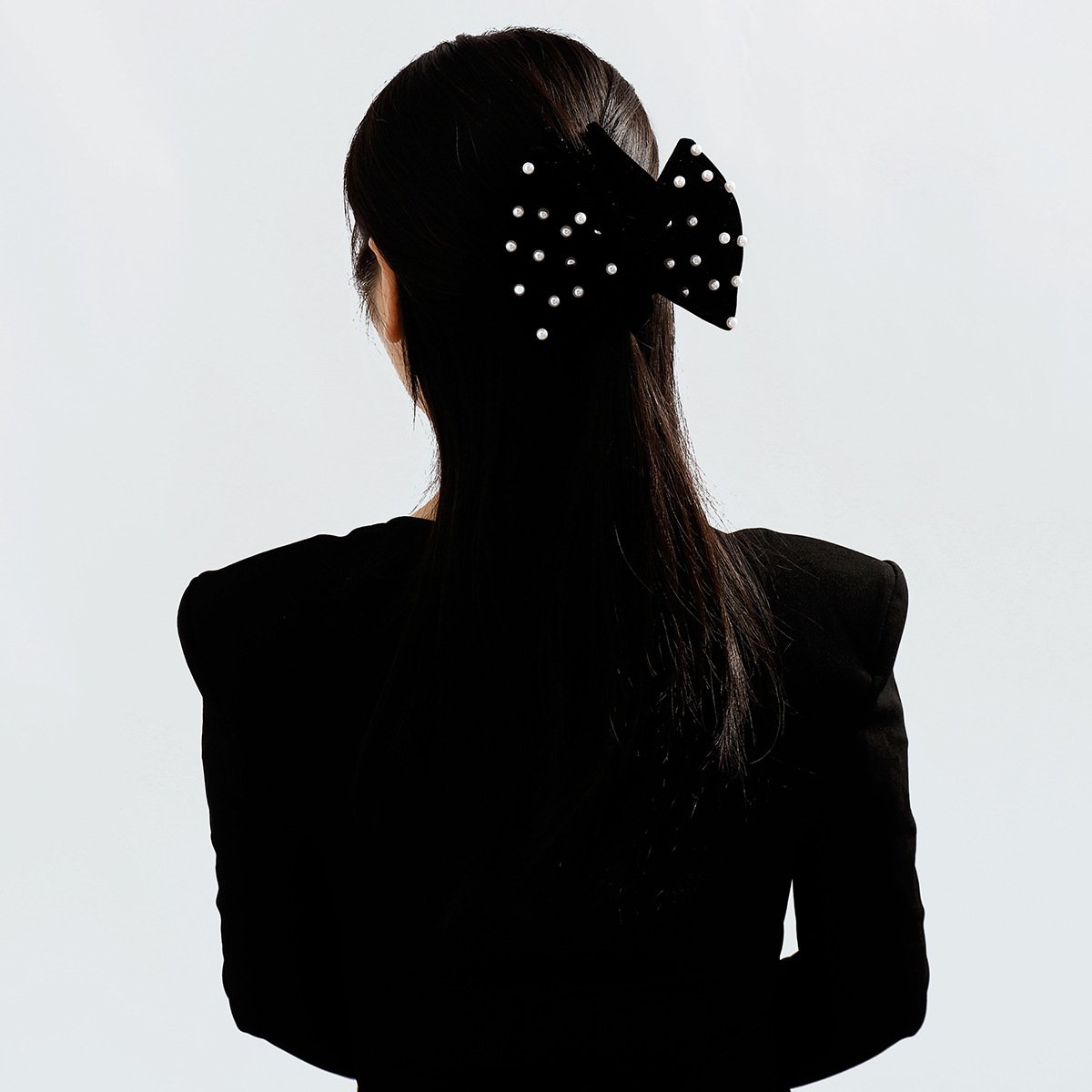 F5263 French autumn and winter velvet pearl hair clip creative fashion sweet age reduction creative bow ponytail clip