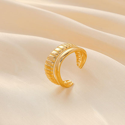 Fashion and simple stainless steel opening shell pattern adjustable ring niche light luxury design ladies ring