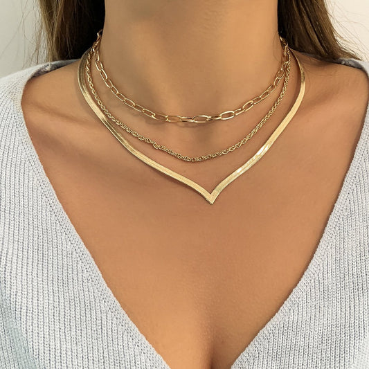 Indifferent V-shaped snake bone chain stacked hollow French clavicle chain simple twist all-match metal niche necklace