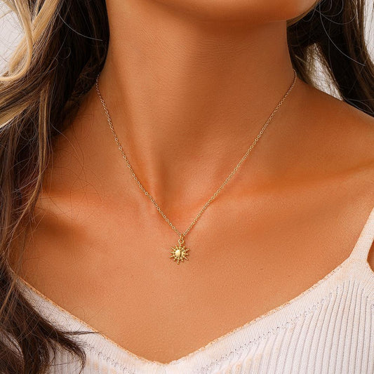 Stylish Simple Personality Golden Stainless Steel Little Sun Versatile Retro Ladies Necklace