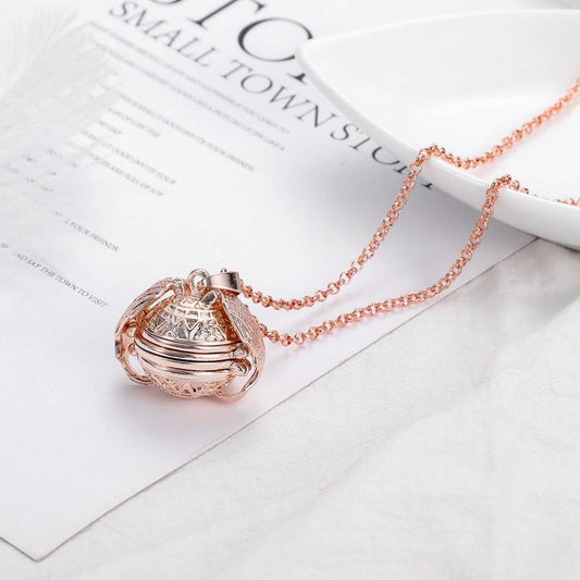 Openable Multi-layer Photo Box Photo Pendant Hollow Wings Folding Necklace Jewelry