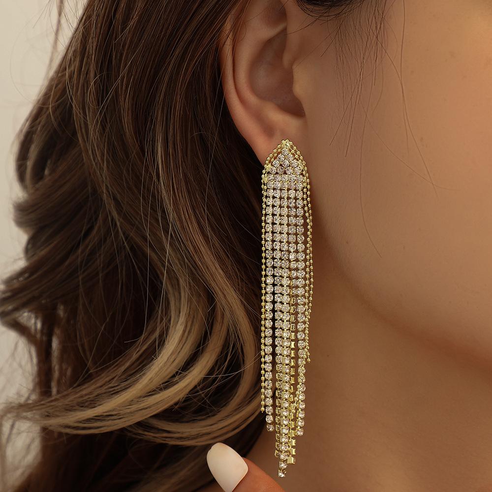 Explosive models full of diamond tassels long earrings fashion temperament show face small earrings ladies accessories